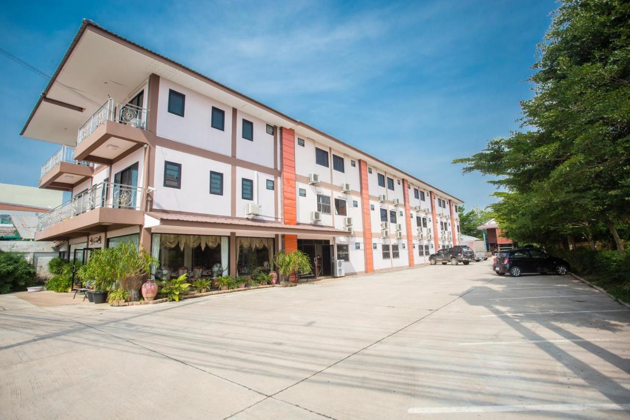 The Star Hotel Udon Thani Bagian luar foto